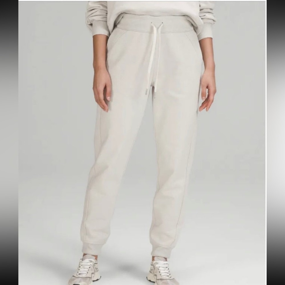Lululemon scuba high rise Joggers Size 6